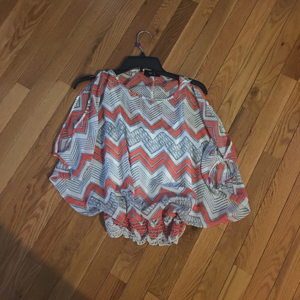 Beautiful spring blouse. Used 2x. Great condition!