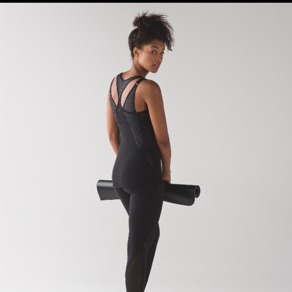 * NWT LULULEMON INFINITE MOTION BRA * - Picture 3 of 7