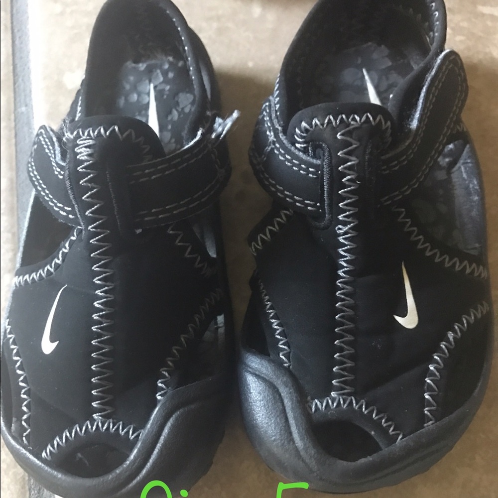 Nike sandles