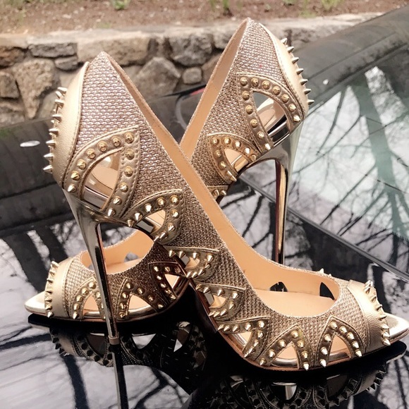 Christian Louboutin SpecialEdition Gold Spike Pump - Picture 3 of 3