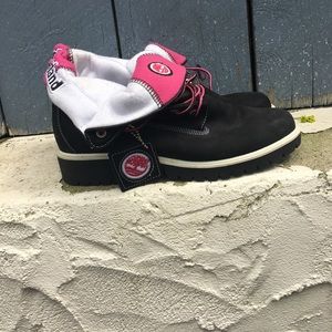 Timberland blk& pink roll down boots