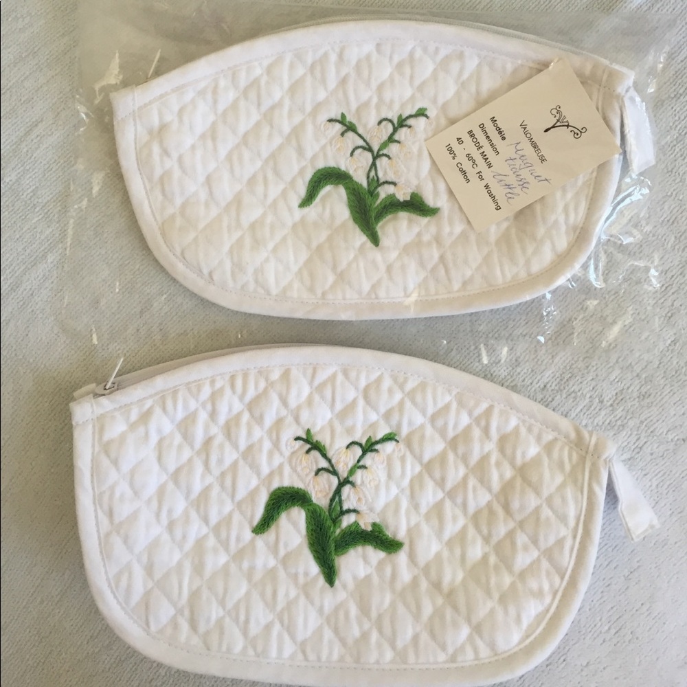 🆕 Hand embroidered quilted cosmetic case NWOT