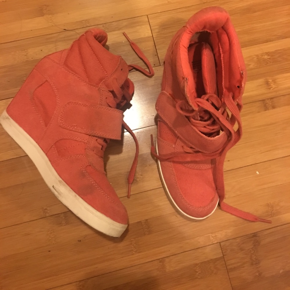 Nine West sneaker wedges !