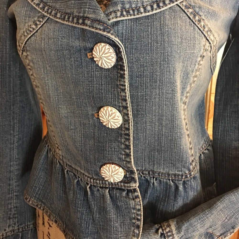 Form Fitting Beautiful Button Down Jean Jacket Xs - image 4
