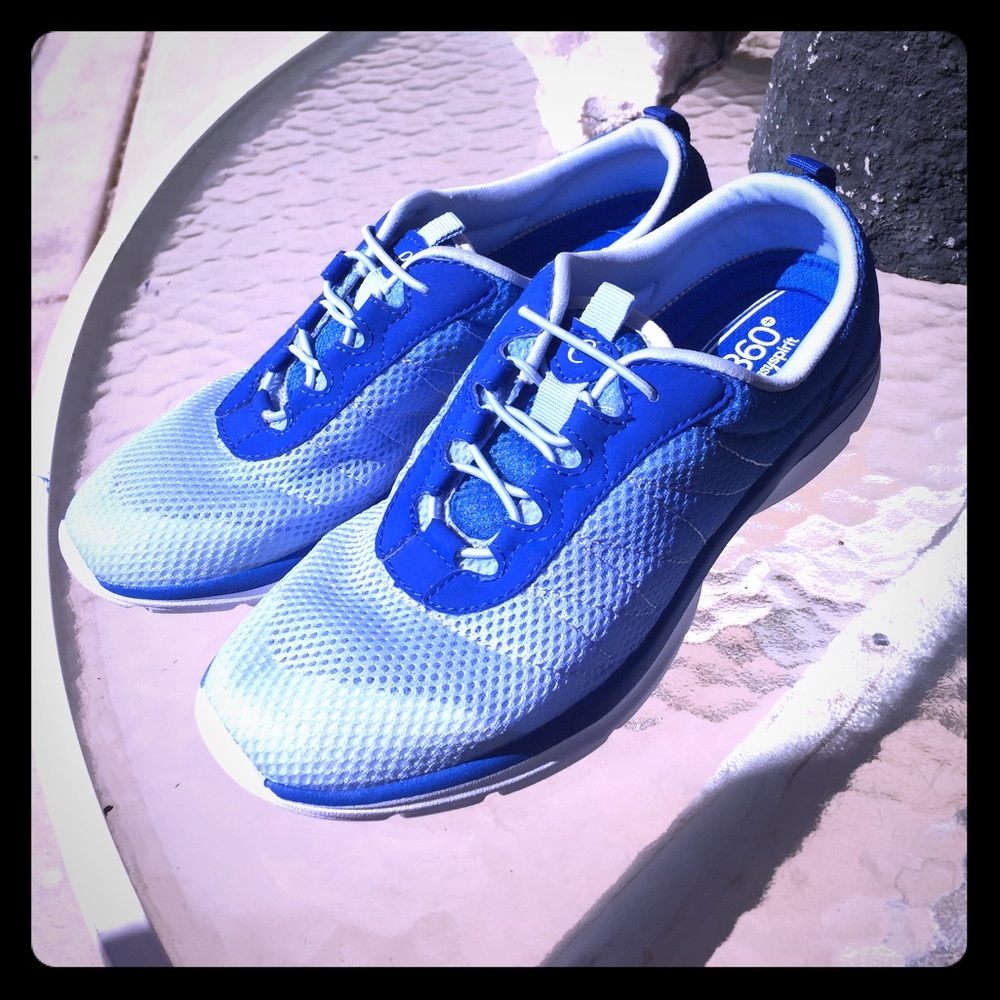 NWOT Easy Spirit Tye Dye Blue Tennis shoes 7.5