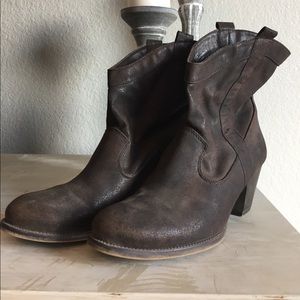 Style&co. Brown heeled booties size 8.5
