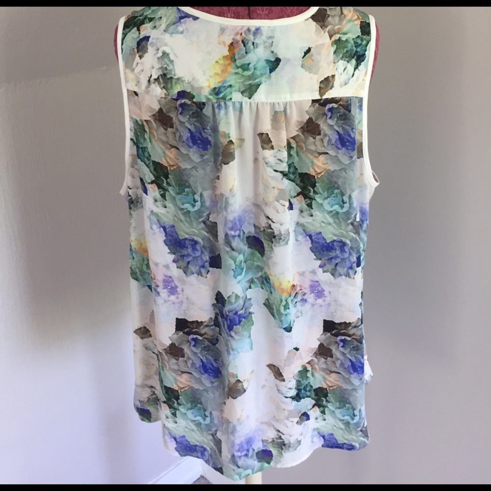 **SOLD**St Tropez West Top - Picture 3 of 4