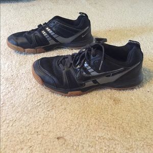 Nike indoor volleyball shoes