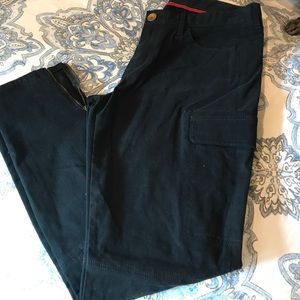 Black skinny cargo pant