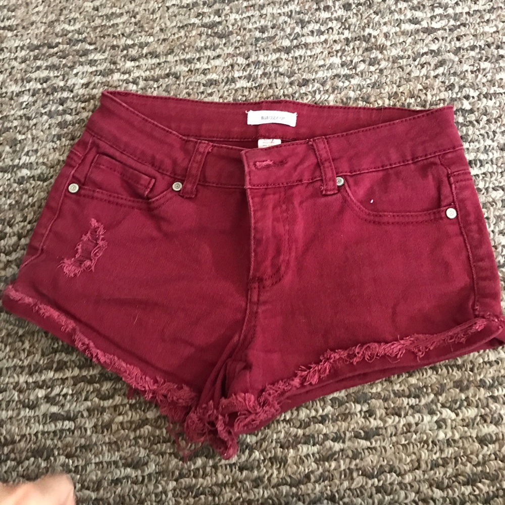 Red short shorts
