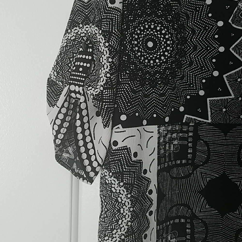 Geometric pattern top - Picture 2 of 3