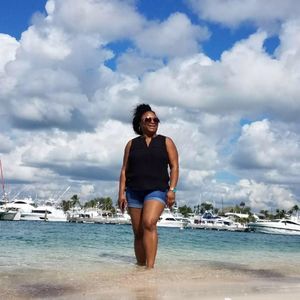 Meet your Posher, Lanell