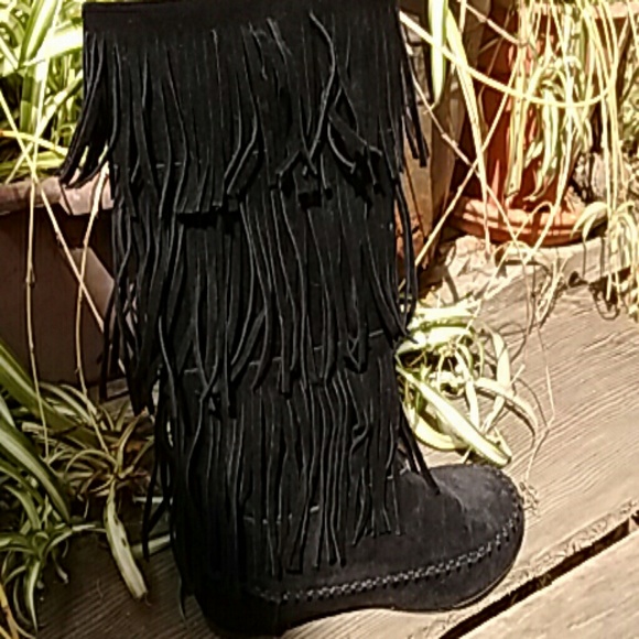 Shoes - Picture 2 of 4