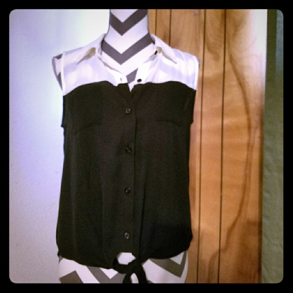 Sleeveless Shirt