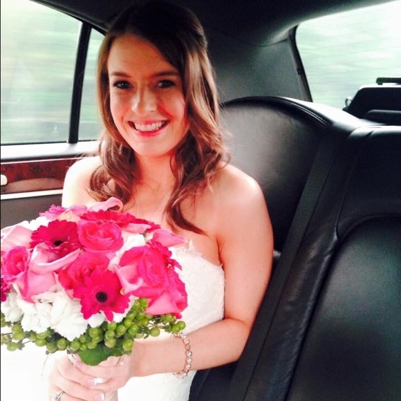 Meet your Posher, Laura - Picture 1 of 1