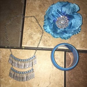 Turquiose Colored Necklace, bracelet & Brooch