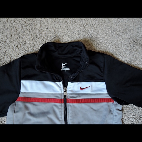Nike Zip-Up Jacket Sweatshirt! - Picture 2 of 3