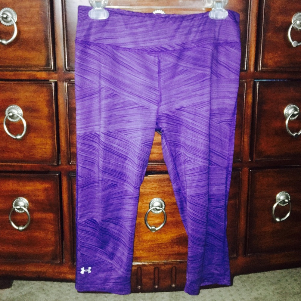 UNDER ARMOUR 💜 Capri workout leggings