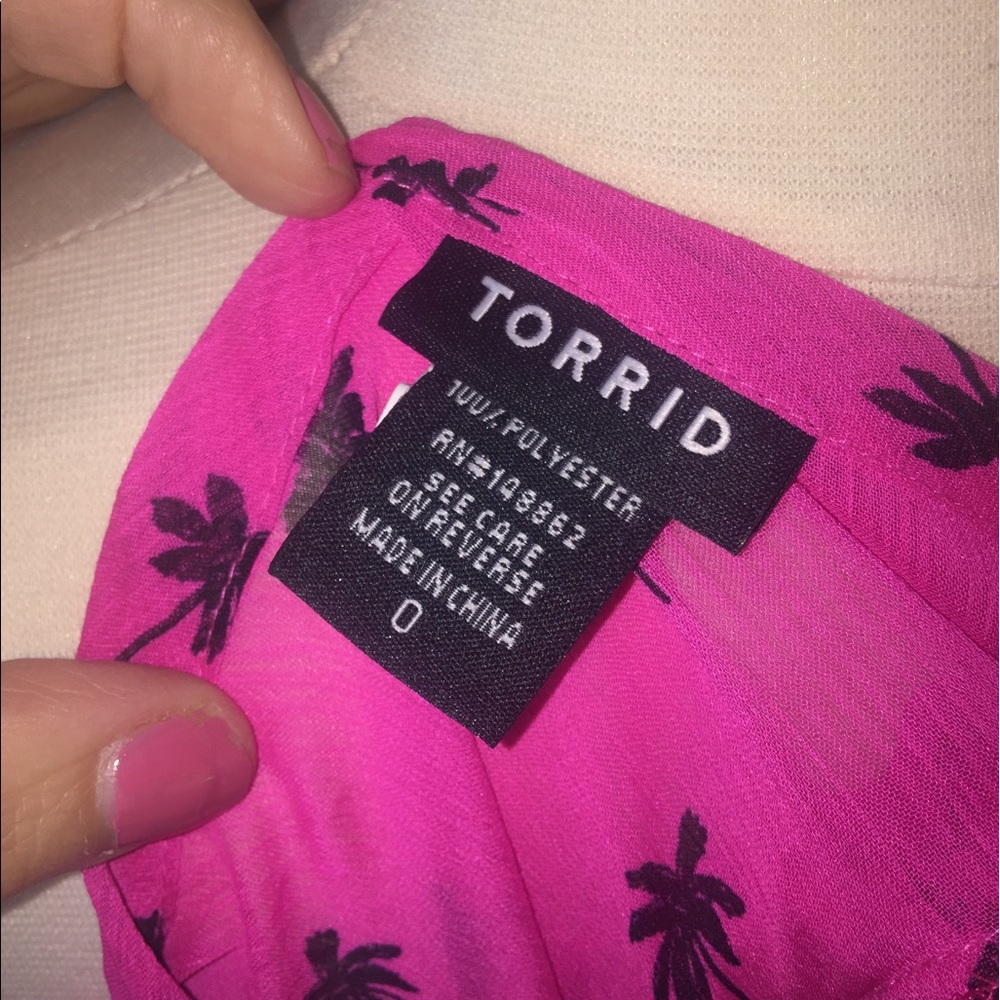 Torrid Sheer Palm Tree Top Size 0 - Picture 3 of 3