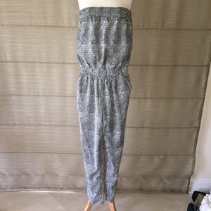 Isabel Lu black and white jumpsuit w pockets