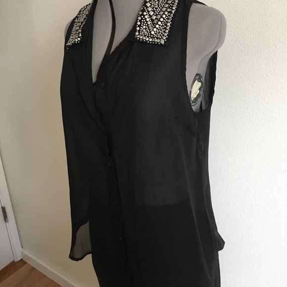 Studded Sheer Black Sleeveless Blouse - Picture 3 of 5