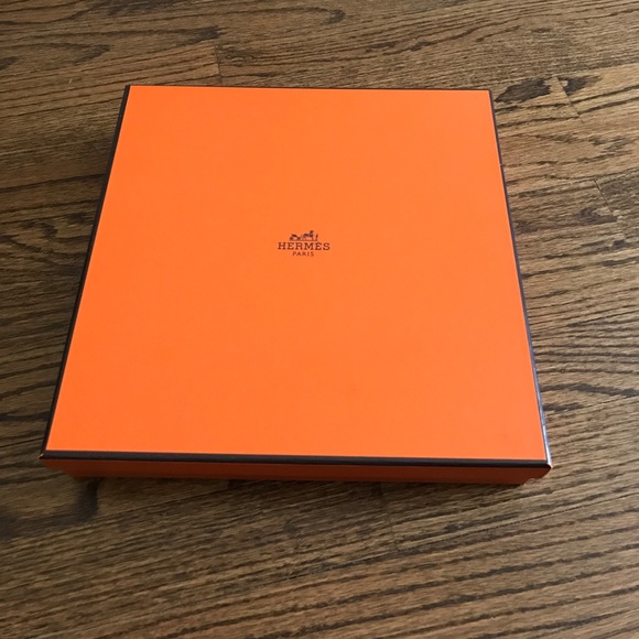Hermes Box and packaging, perfect condition 11x2" - Picture 1 of 3