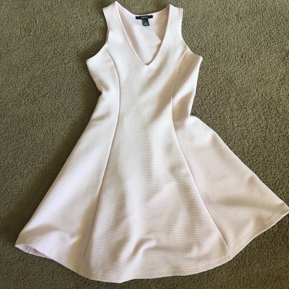 Forever 21 Dresses & Skirts - Light pink dress.
