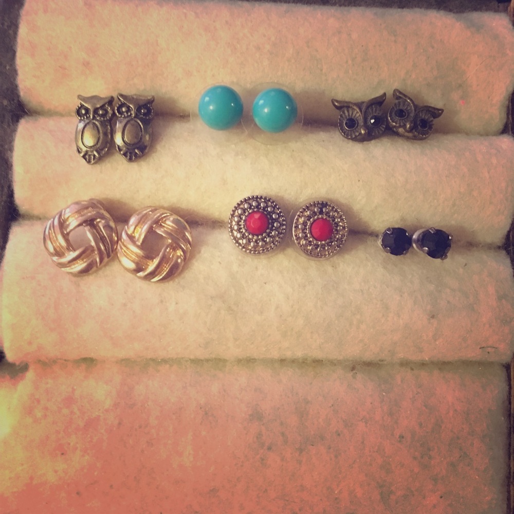 Claire's stud earrings💥