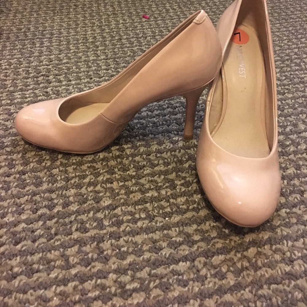 Nine West Nude Shiny Heel