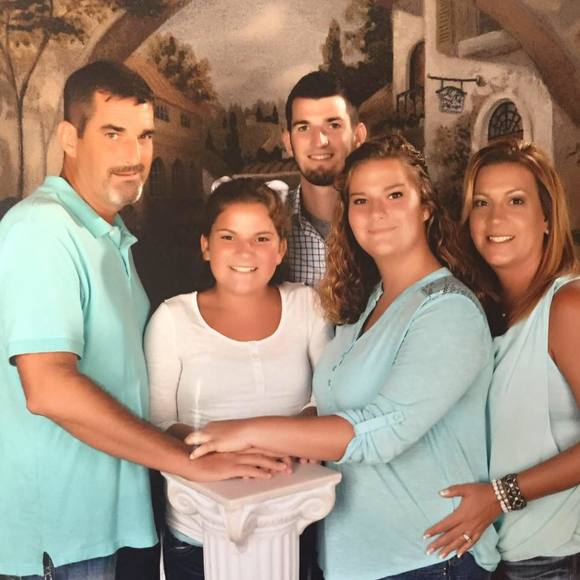 Meet your Posher, Lori - Picture 1 of 1