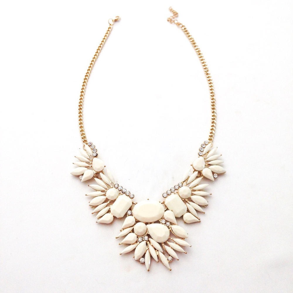 Alice's Chic Boutique necklace