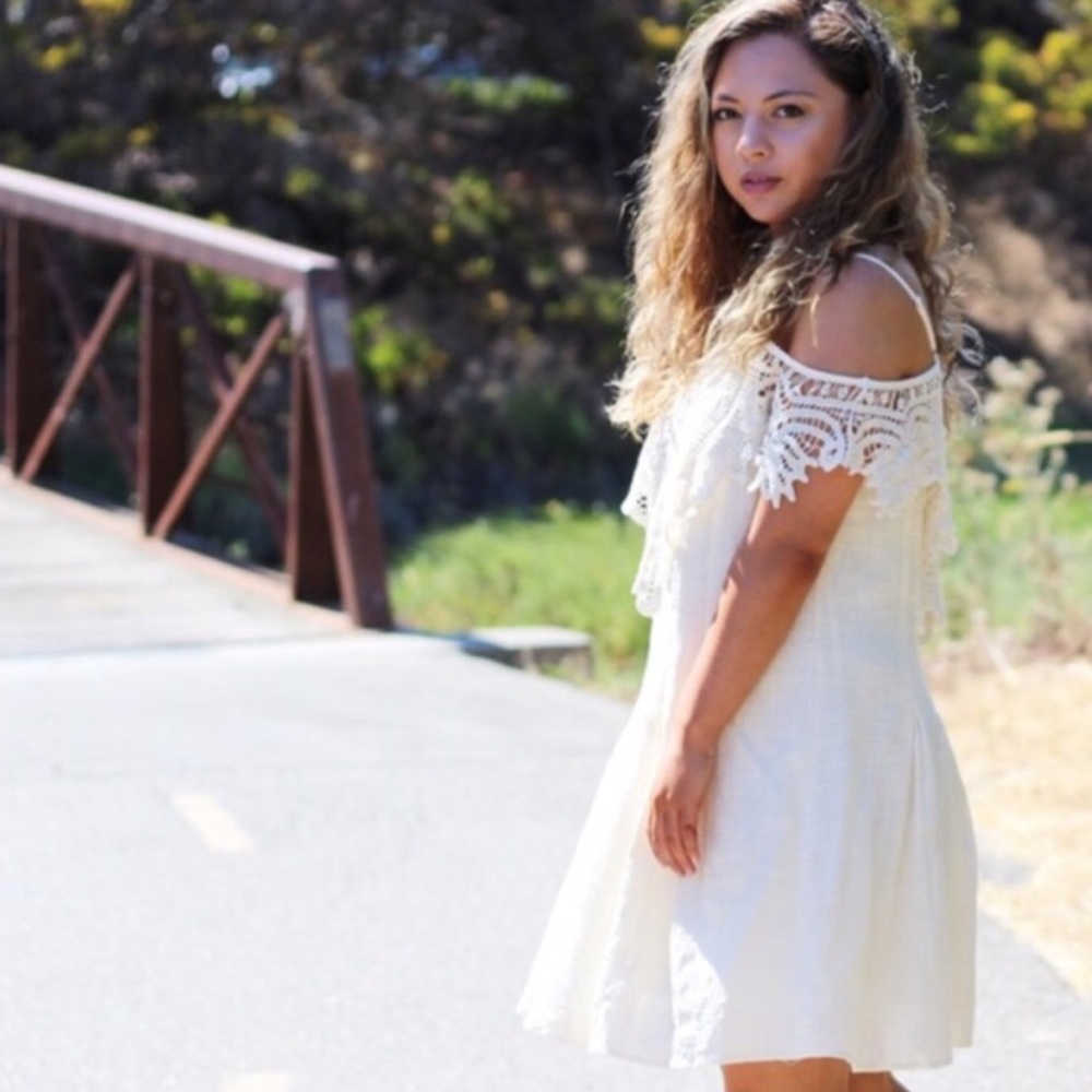 SALE Off Shoulder Drape Crochet Dress - Picture 4 of 4