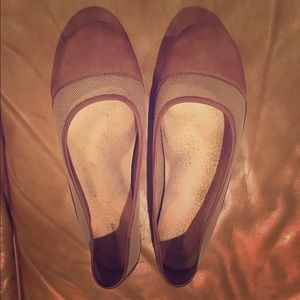Ballet flats