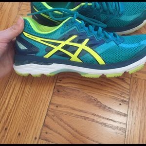 Asics GT-2000 4 running shoes