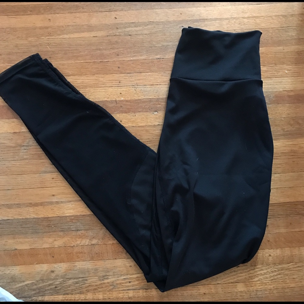 1 LEFT - black mesh panel workout yoga leggings - Picture 3 of 3