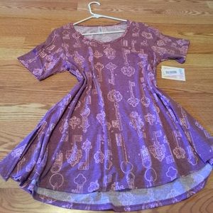 Lularoe Perfect T: small with locks