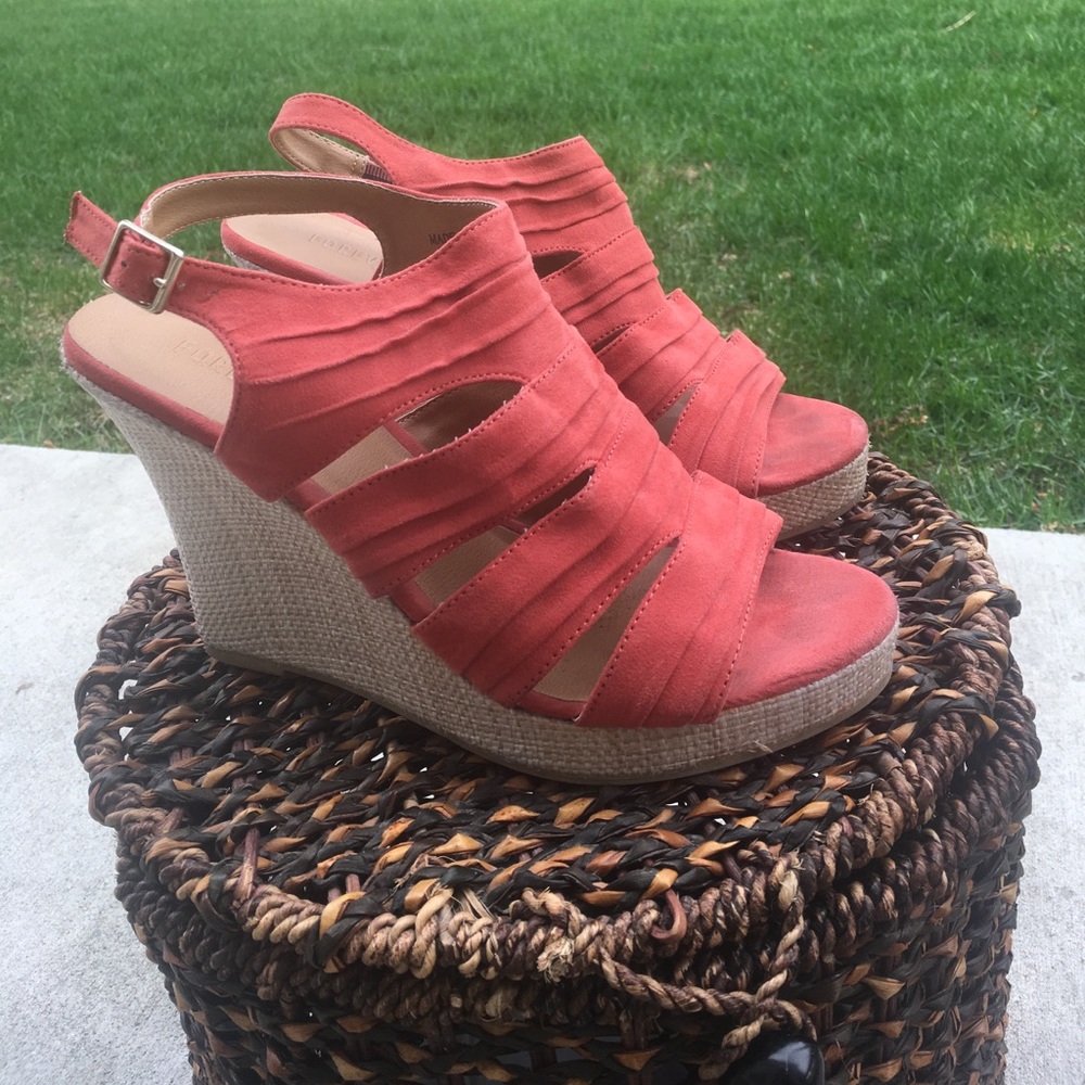 Platform sandals
