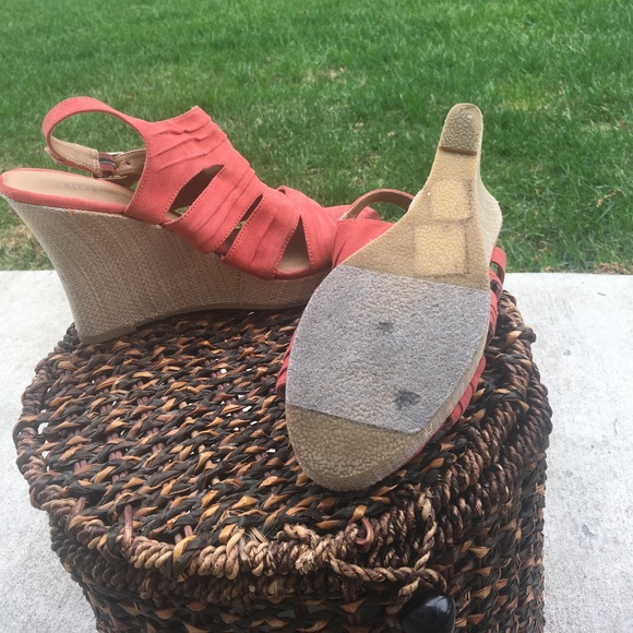 Platform sandals - Picture 2 of 2