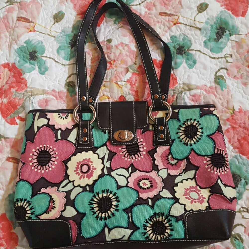 SOLD Isabella Fiore Adorable Spring Handbag