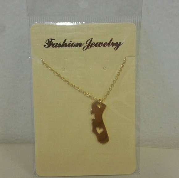 LAST ONE! Gold California State Necklace - Picture 3 of 4