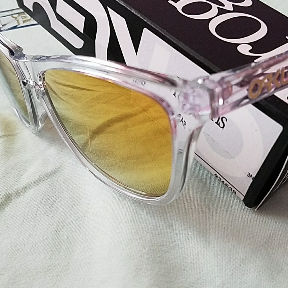 EUC AUTHENTIC OAKLEY FROGSKIN