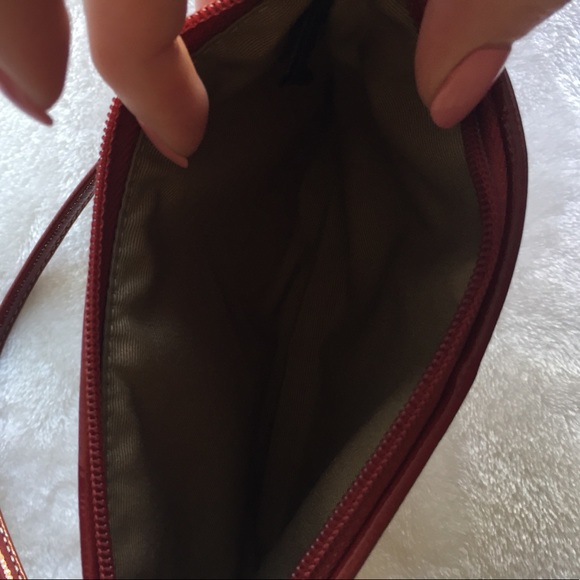 ☀️Coach Wristlet Red with Patent Leather Trim - Picture 4 of 4