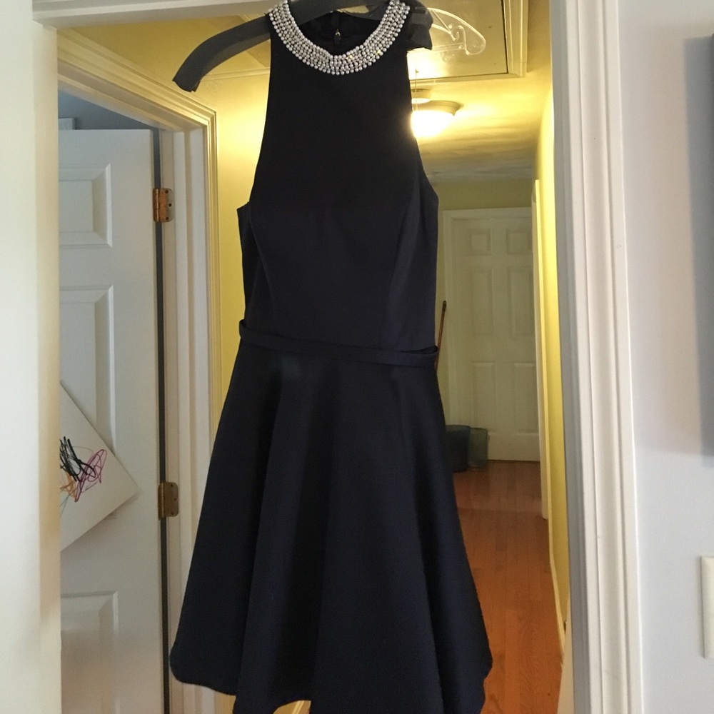 Short Prom dress. size 6. Navy Blue