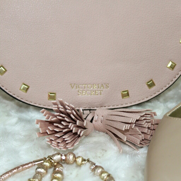 Victoria's Secret BLUSH PINK BOHO Crossbody NWT - Picture 3 of 3