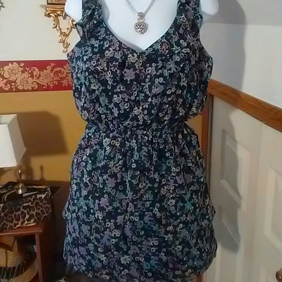 Delicate Floral Dress - Picture 1 of 4
