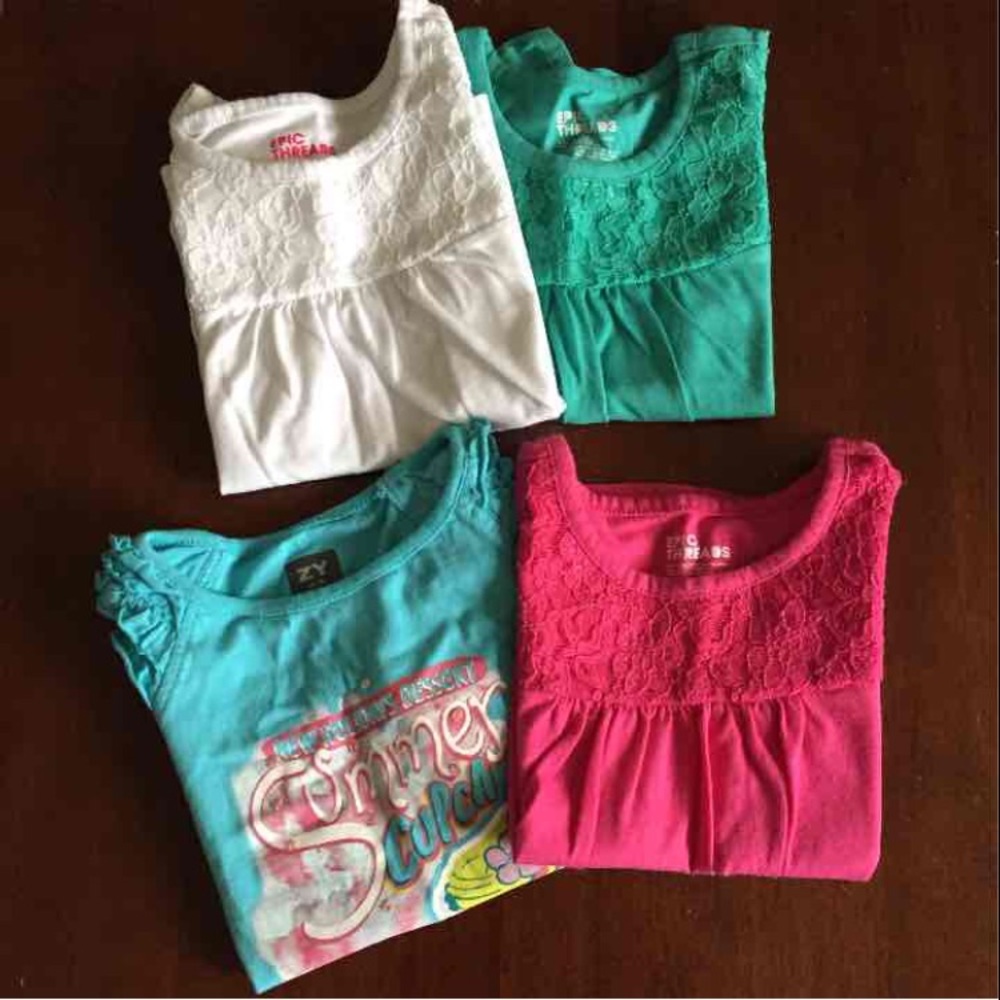4 T-shirts