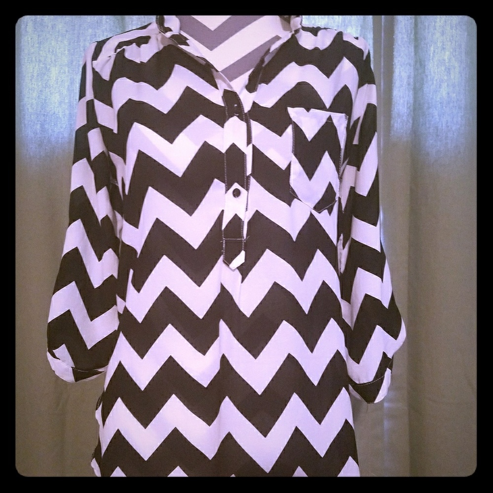 Chevron 3/4 sleeve.