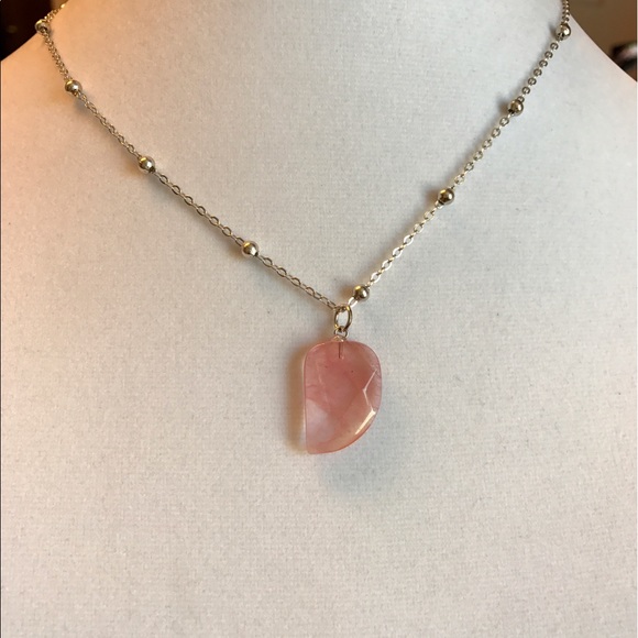 Jewelry - 🔆PINK QUARTZ NECKLACE