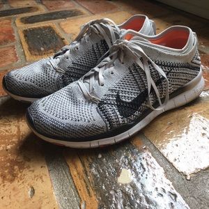 Nike Flyknit Free Runs 5.0