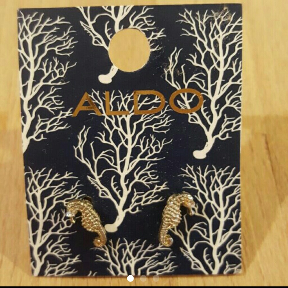 Seahorse Studs